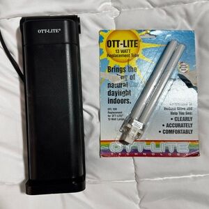 Ott-Lite w/replacement bulbs